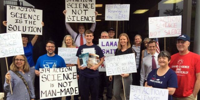 lamar-smith-climate-change-denier-voters-1495136715